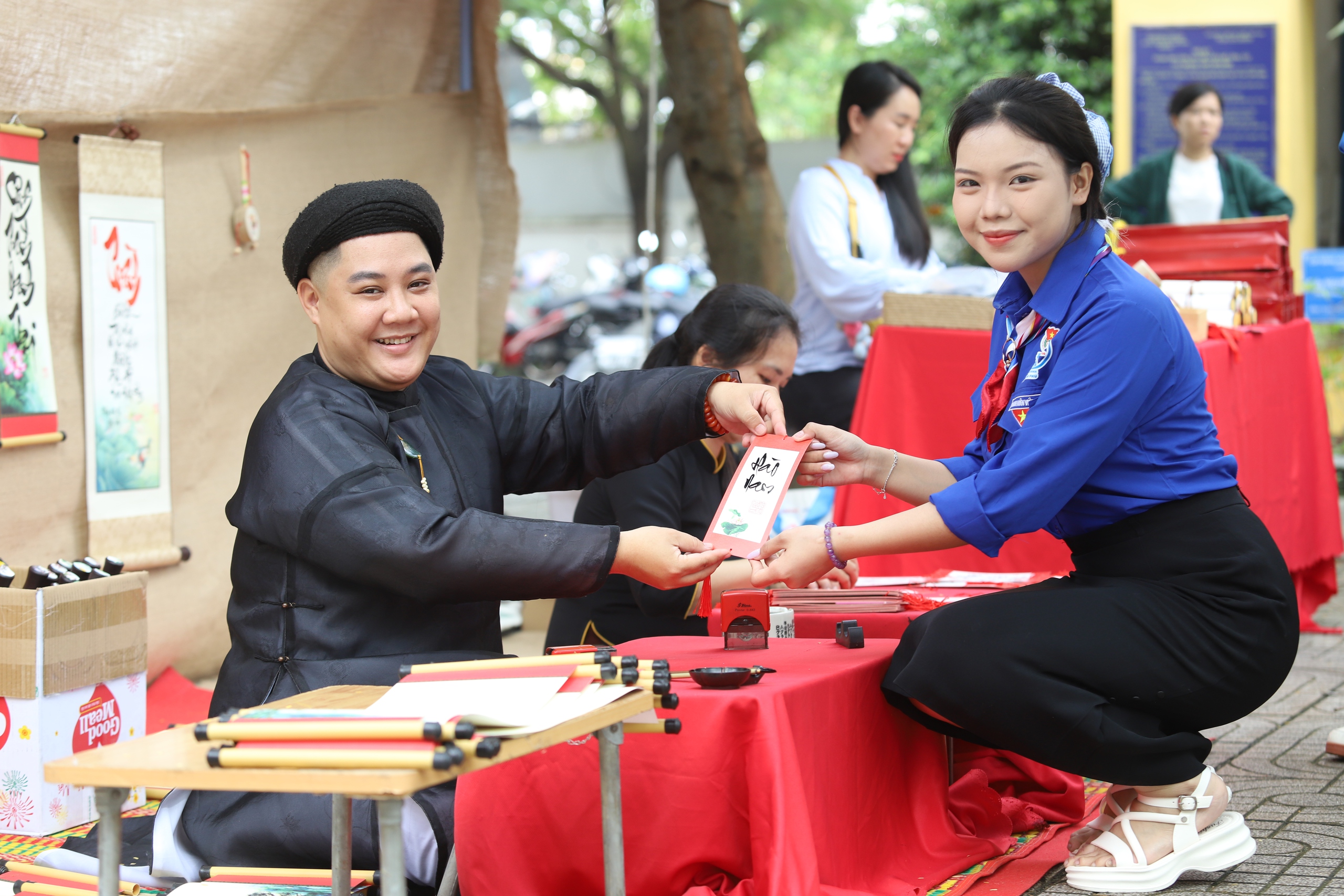 Phó Bí thư Thường trực Thành ủy TP HCM dự Ngày hội Đại đoàn kết phường Bình Phú - Ảnh 13.