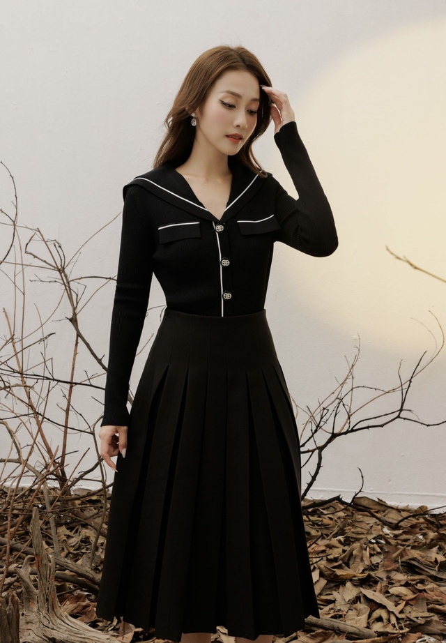 Trẻ hóa phong cách với áo cổ thủy thủ - Ảnh 3.