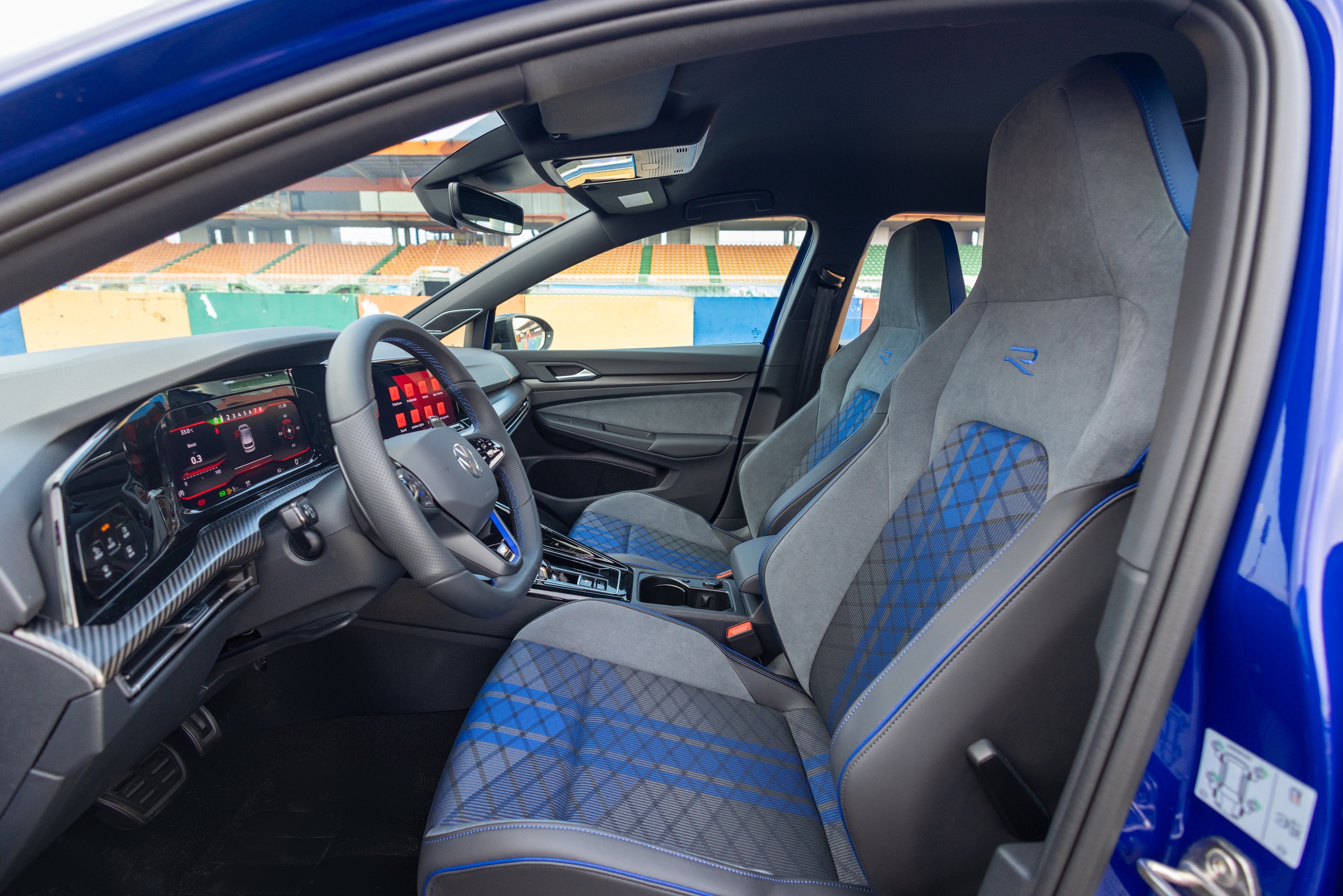 Volkswagen Golf R Performance phiên bản 'vạn người mê', giá gần 1,9 tỉ có gì khác biệt? - Ảnh 11.