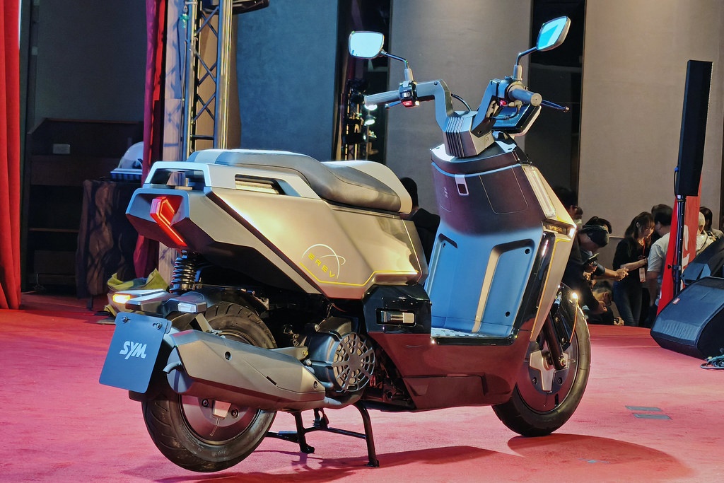 Xe máy điện đầy pin có thể chạy một mạch Hà Nội - Nghệ An, không cần sạc vẫn có điện chạy tiếp - Ảnh 11.