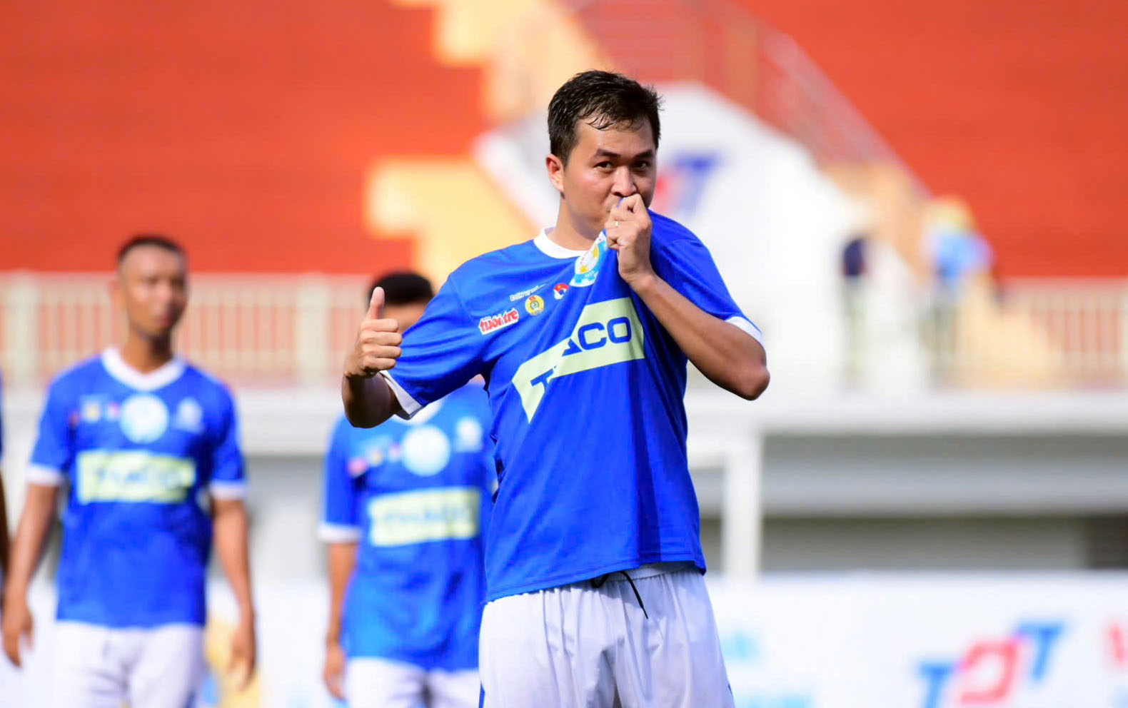 bóng đá công nhân - Ảnh 5.