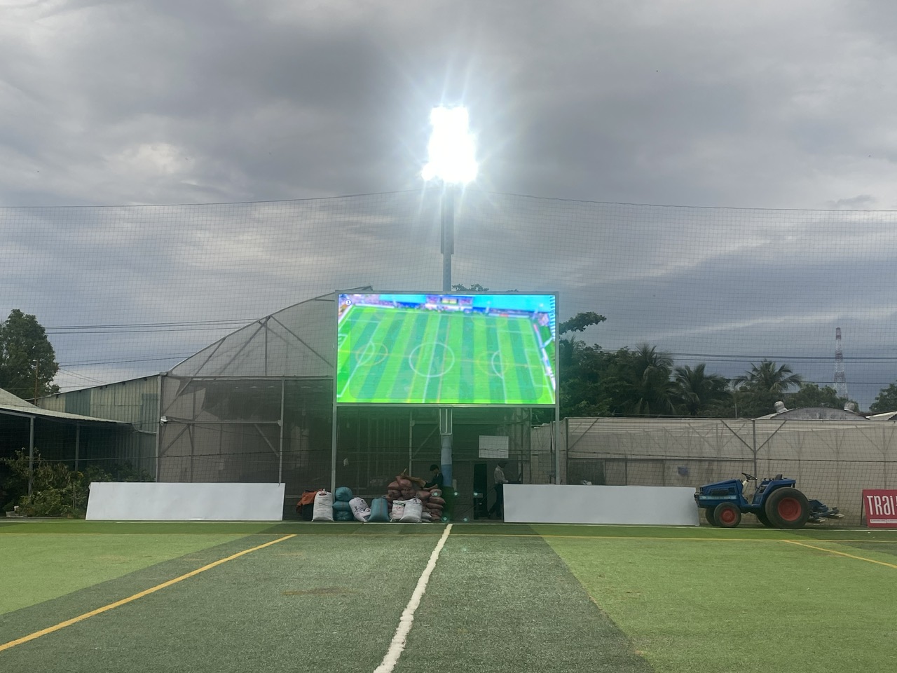 Bỏ thêm tiền tỉ làm sân, Trường ĐH Đồng Tháp 'chơi lớn' đăng cai giải sinh viên- Ảnh 3.