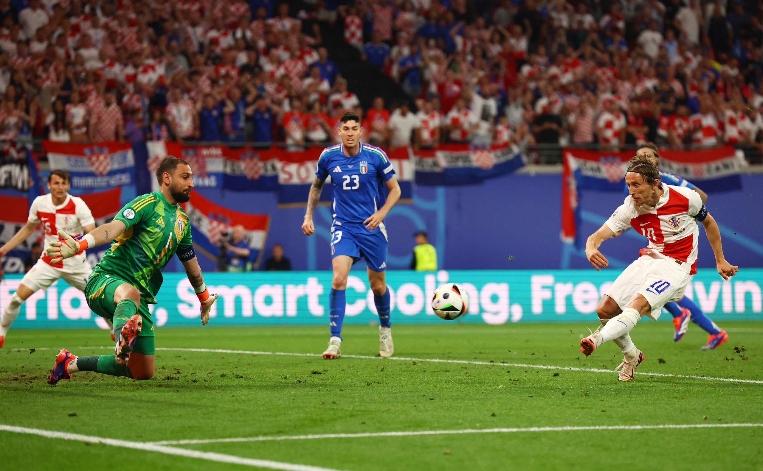 Euro 2024: Nghiệt ngã Croatia, Ý giành vé phút 90+8- Ảnh 5. Euro 2024: Nghiệt ngã Croatia, Ý giành vé phút 90+8- Ảnh 5.