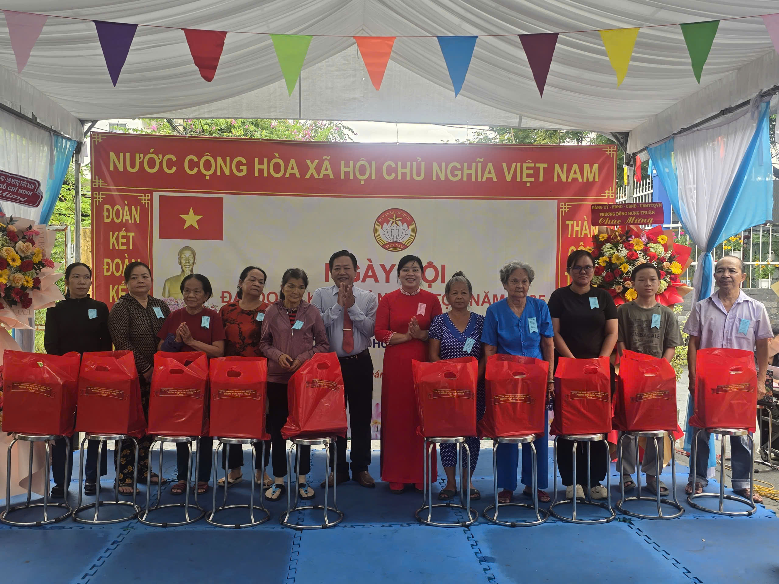 TP HCM tổ chức Ngày hội non sông với nhiều hoạt động ý nghĩa cho cộng đồng - Ảnh 19. TP HCM tổ chức Ngày hội non sông với nhiều hoạt động ý nghĩa cho cộng đồng - Ảnh 19.