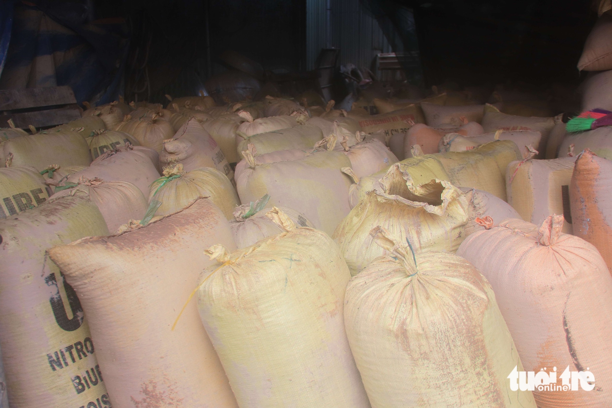 Nhiều hộ kinh doanh lúa gạo ở Đà Nẵng khóc ròng 2 Lúa - Ảnh 2.