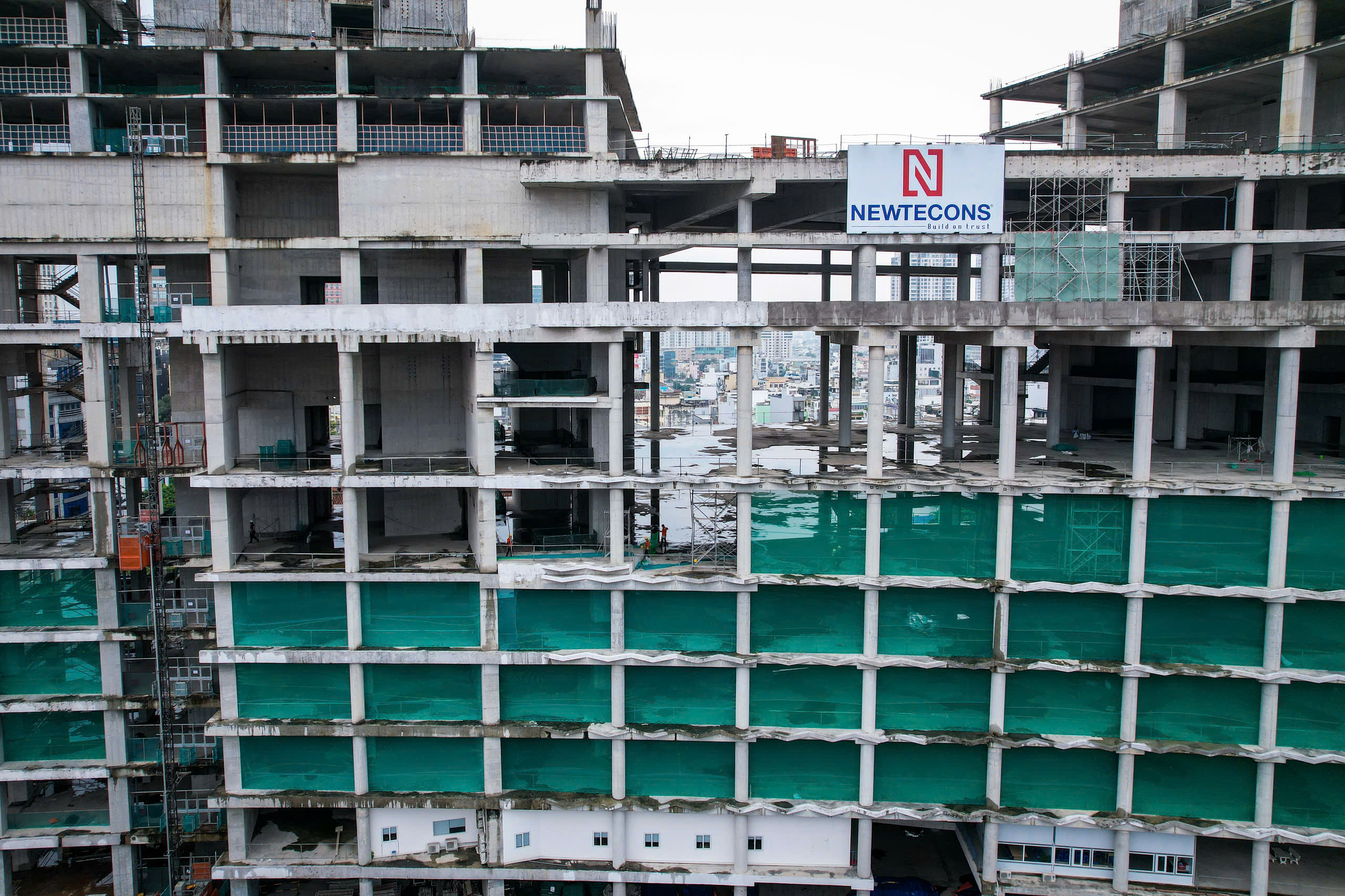 TP.HCM: Cần cẩu 'đứng gác' 3 năm dự án tứ giác Bến Thành, vì sao chưa tháo?- Ảnh 4.