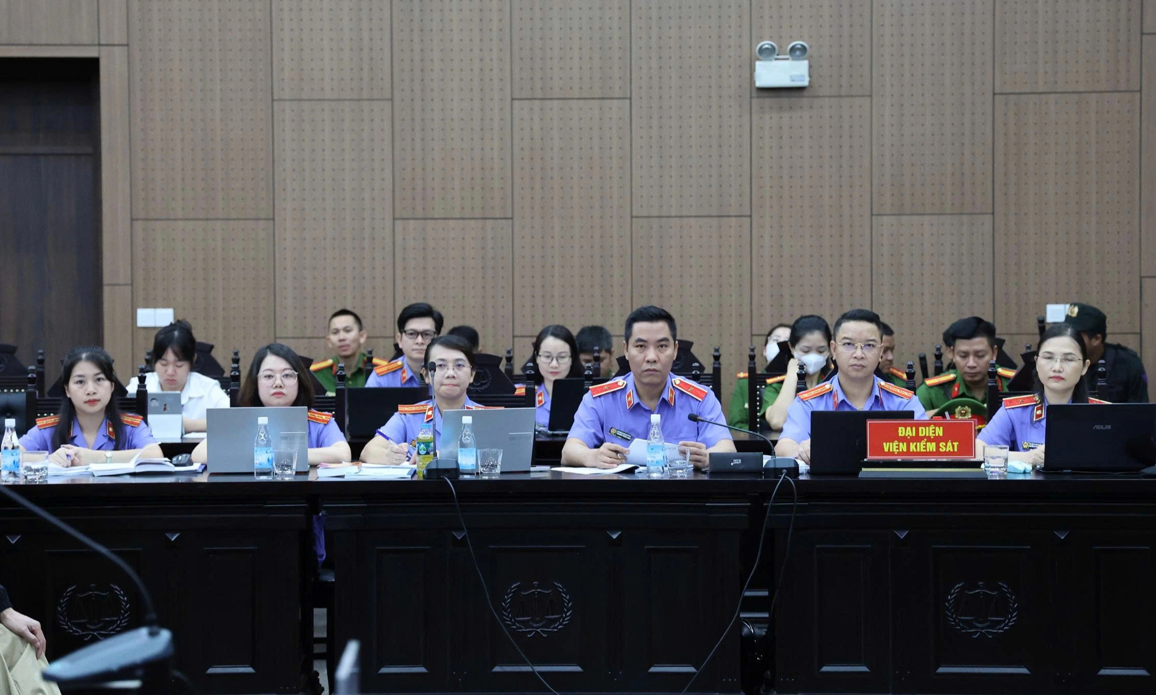 Vụ đánh bạc 2.500 tỉ tại King Club: Thực tế các bị cáo mang bao nhiêu tiền?- Ảnh 2.