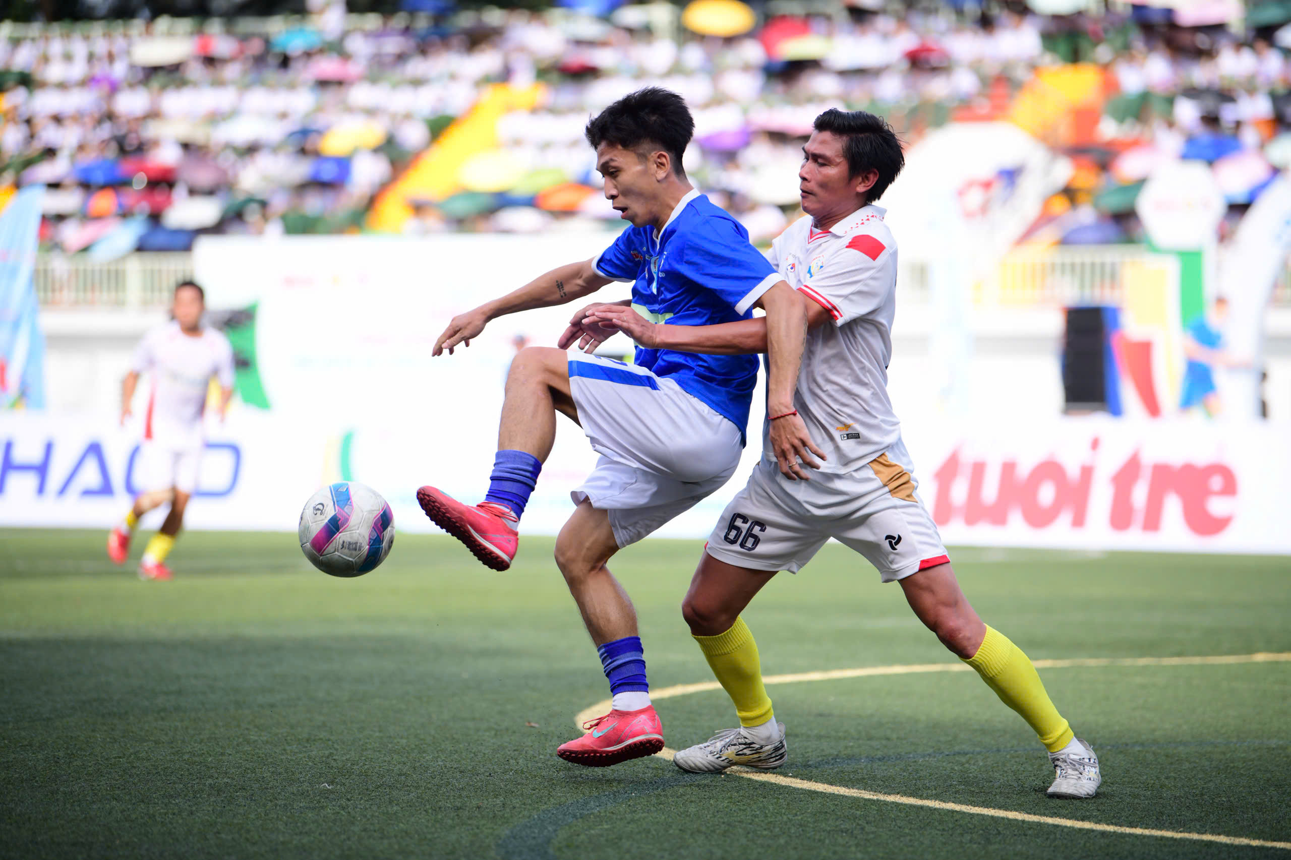 Góp 250 triệu đồng ủng hộ đoàn viên, công nhân lao động miền Trung bị lũ lụt 2 miền trung - Ảnh 2.