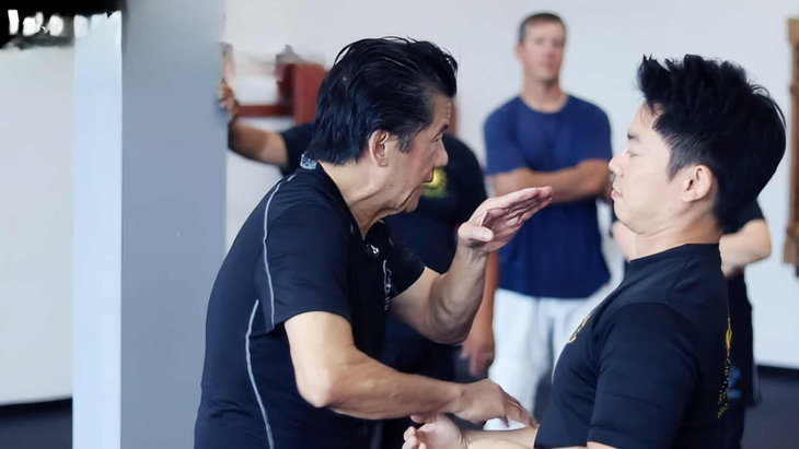 Những chiêu thức kung fu trứ danh nhưng vô dụng trong thực chiến 2 kung fu - Ảnh 2.