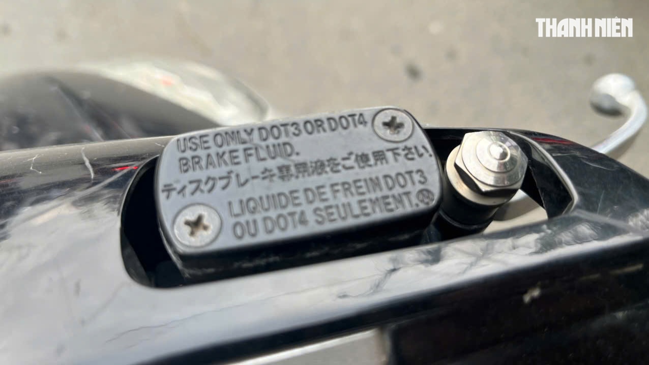 Xe máy bị ngập nước cần thay dầu phanh để đảm bảo an toàn khi lái xe - Ảnh 3.