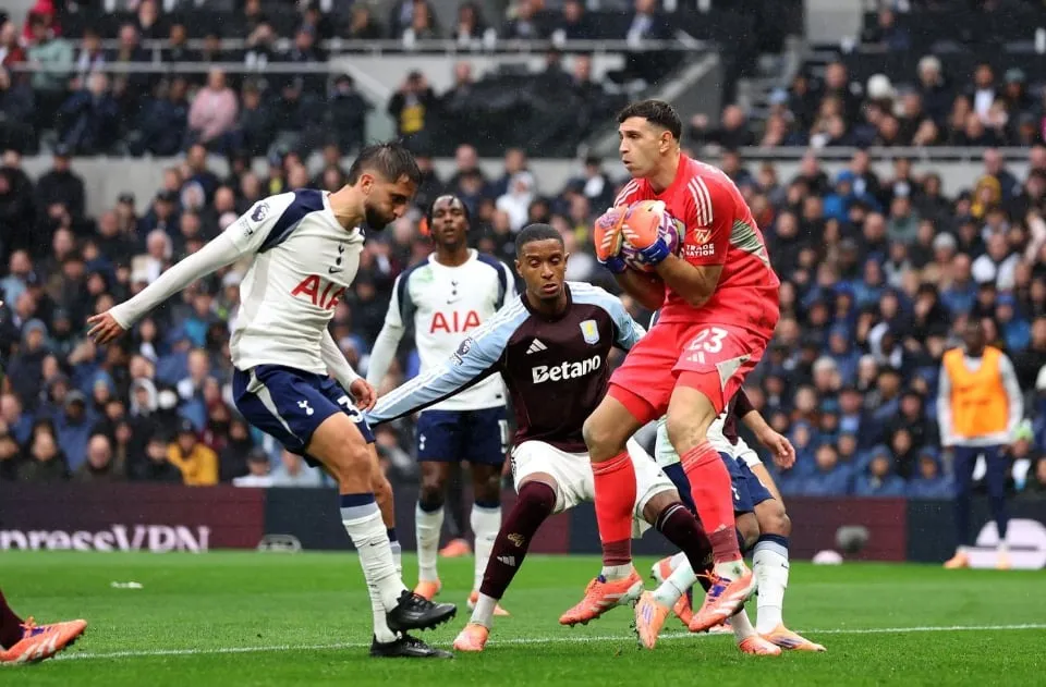 Aston Villa tạm thời vượt qua được giai đoạn khủng hoảng sau khi có 3 chiến thắng liên tiếp. Ảnh: EPL premier-league-aston-villa.jpg