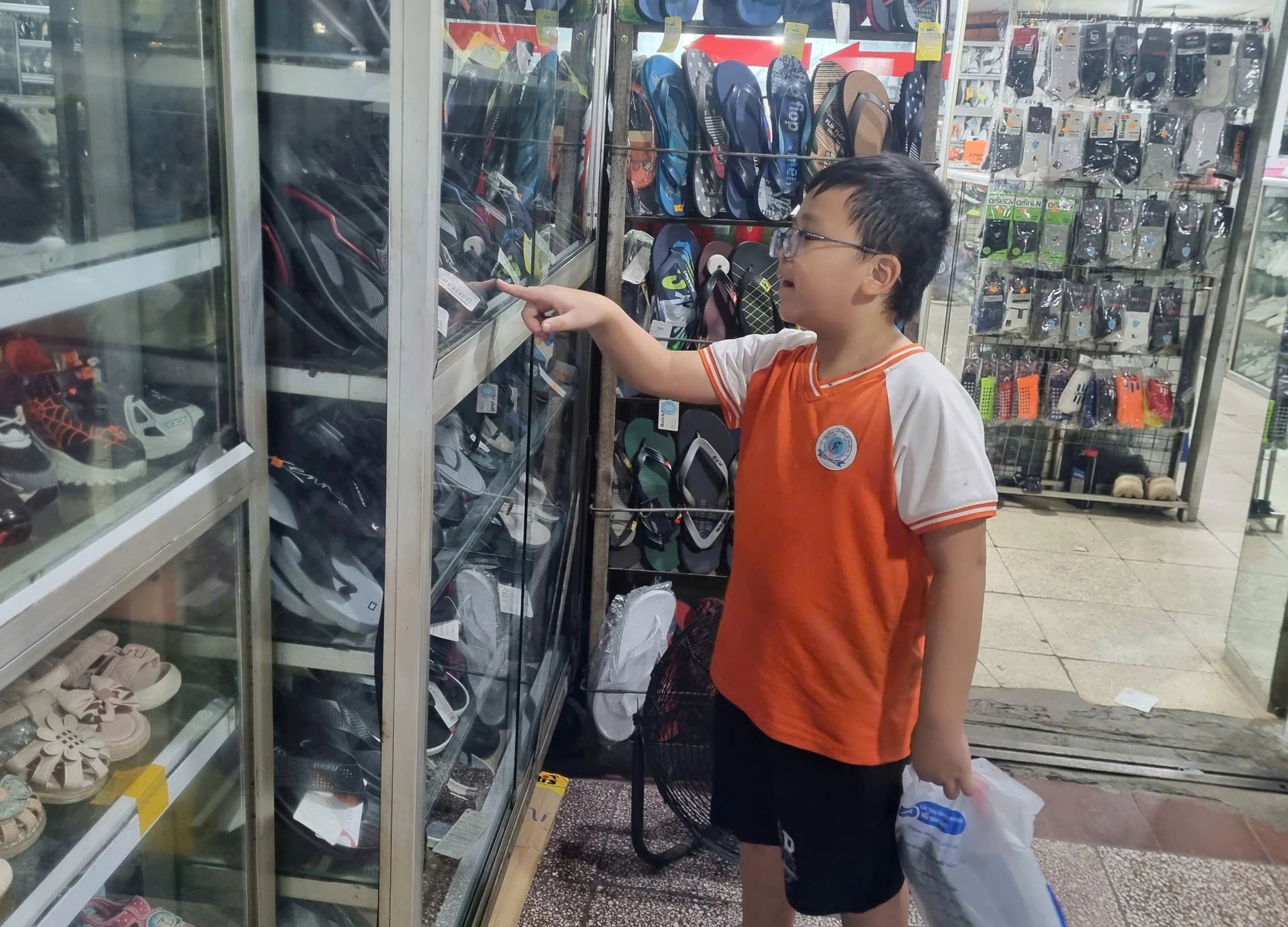 Hộ kinh doanh chuyển sang kê khai thuế: Mới vi phạm có bị phạt?- Ảnh 2. Hộ kinh doanh chuyển sang kê khai thuế: Mới vi phạm có bị phạt?- Ảnh 2.