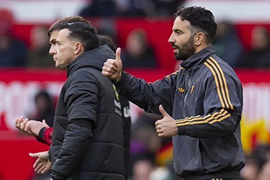 HLV Amorim của MU đã hết lời khen ngợi Anderson trước trận gặp Nottingham Forest. ẢNH: EPA MU-AMORIM.jpg