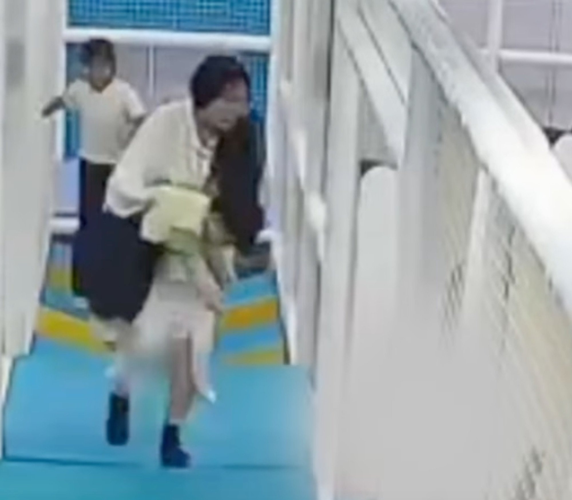 Hóc trân châu khi uống trà sữa, bé trai 3 tuổi Trung Quốc chết thương tâm 2 trà sữa - Ảnh 2.