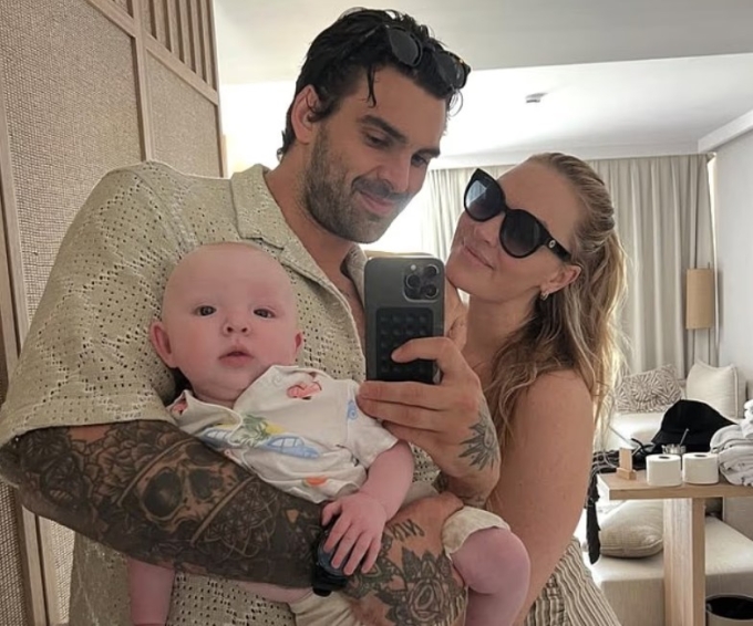 Laura Woods gây chú ý khi công khai mối quan hệ với ngôi sao tai tiếng Adam Collard của Love Island. Ảnh: Instagram / laurawoodsy