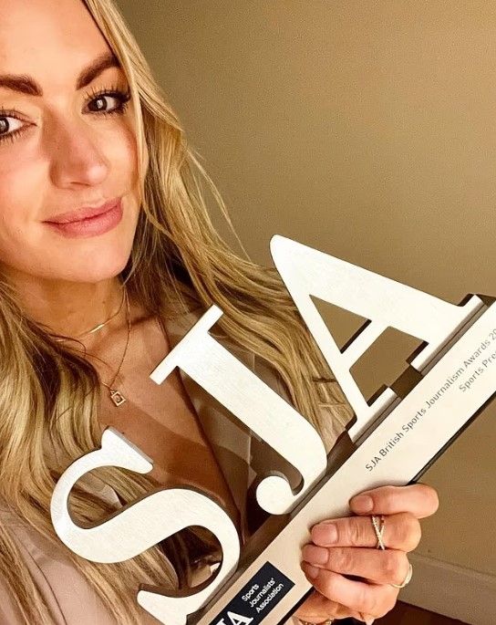 Laura Woods hai lần giành giải Người dẫn chương trình của năm tại Giải thưởng Báo chí Thể thao. Ảnh: Instagram / laurawoodsy