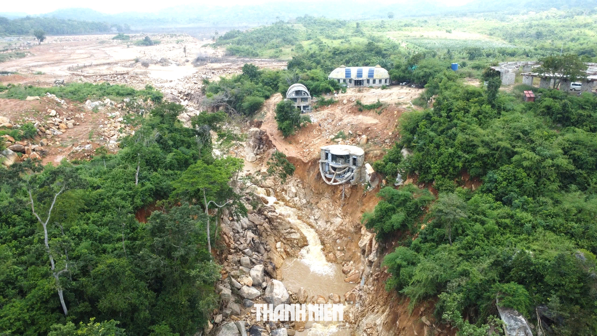 Vỡ hồ chứa nước ở Tuy Phong: Cận cảnh 'ao chứa' rộng tới 18 ha - Ảnh 3.