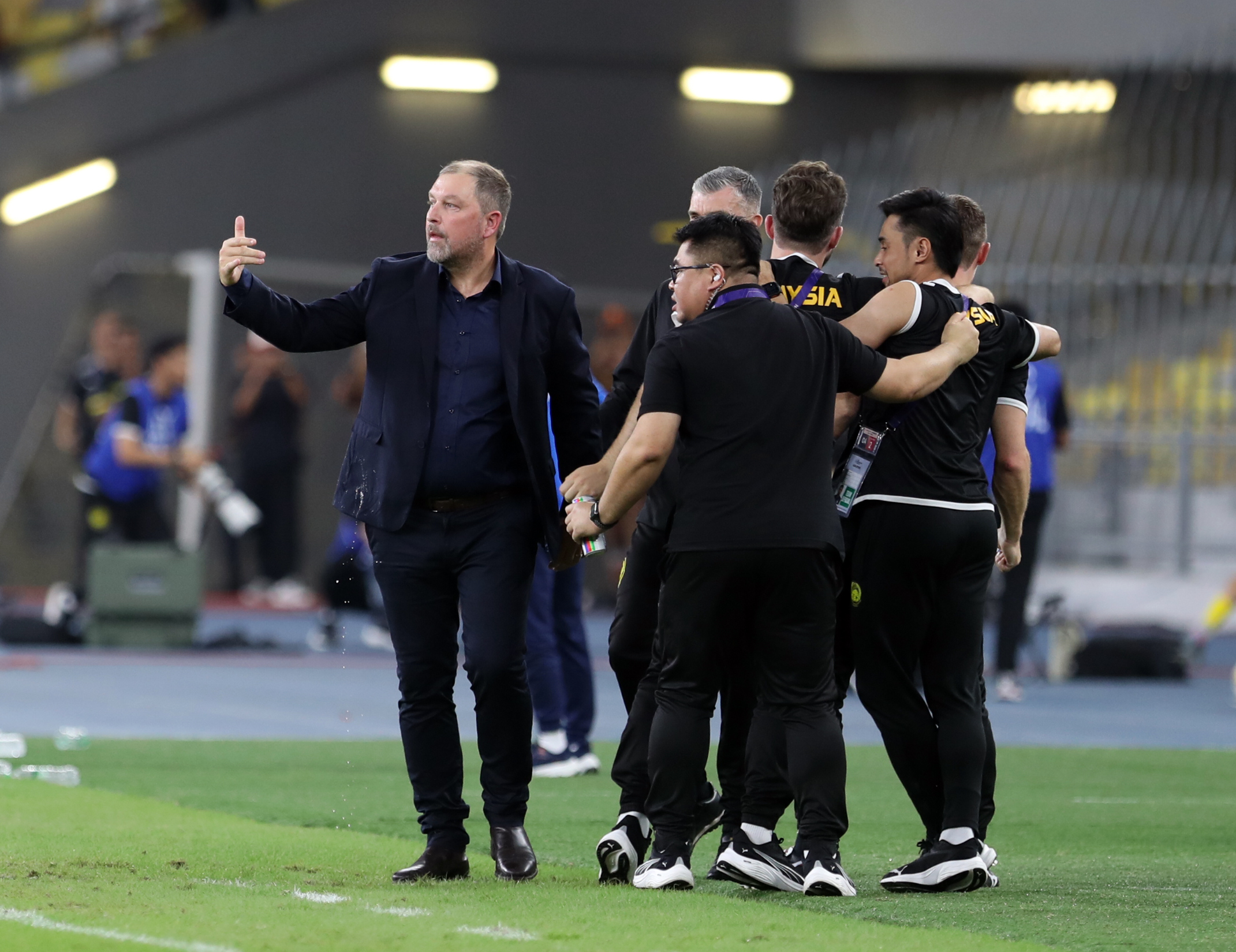 Ủy ban độc lập chính thức điều tra bê bối nhập tịch lậu, ‘làm không công’: FAM đừng ngoài cuộc- Ảnh 2. Ủy ban độc lập chính thức điều tra bê bối nhập tịch lậu, ‘làm không công’: FAM đừng ngoài cuộc- Ảnh 2.