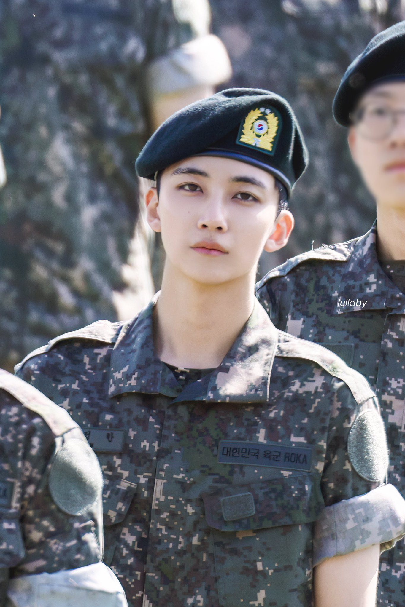 Mỹ nam đẹp đến mức sáng bừng cả Bộ Quốc phòng, ai nhìn cũng muốn đi nhập ngũ- Ảnh 8.