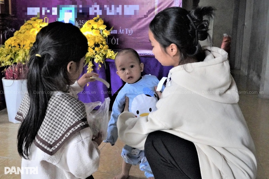 Bố mất vì tai nạn, mẹ trầm cảm, nữ sinh và 4 em thơ sống lay lắt - 2