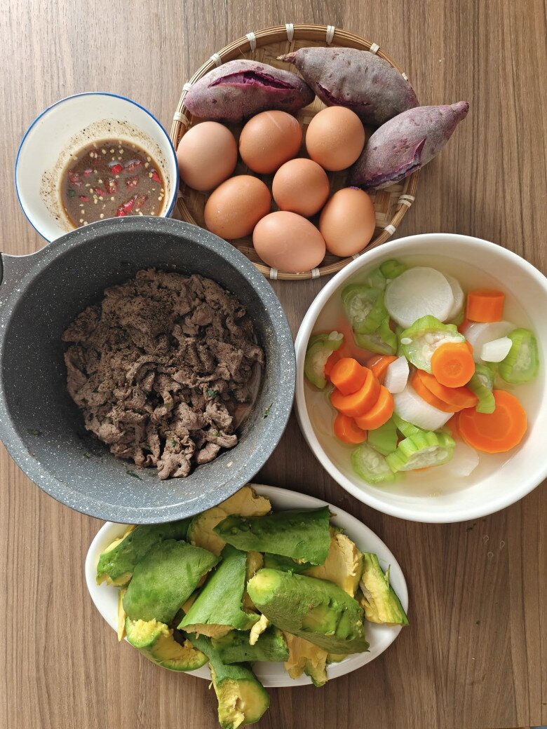 Chồng Hamp;#39;Hen Niê kho cá có amp;#34;mùi tanh khó cưỡngamp;#34; và nhợt nhạt nhưng vợ chê cực khéo - 9