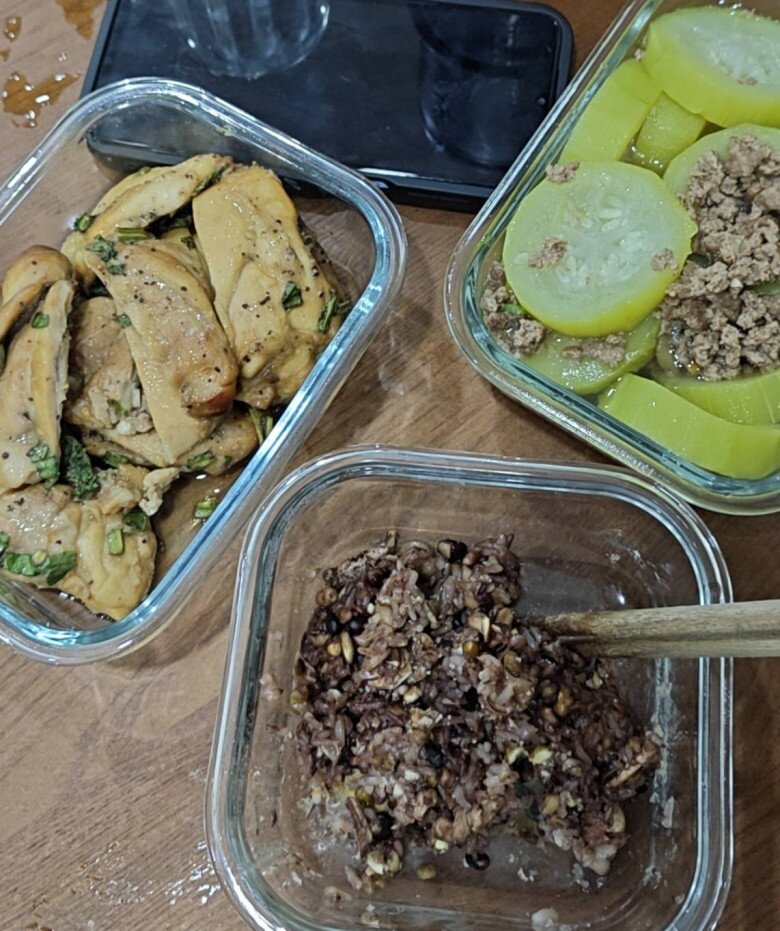 Chồng Hamp;#39;Hen Niê kho cá có amp;#34;mùi tanh khó cưỡngamp;#34; và nhợt nhạt nhưng vợ chê cực khéo - 13