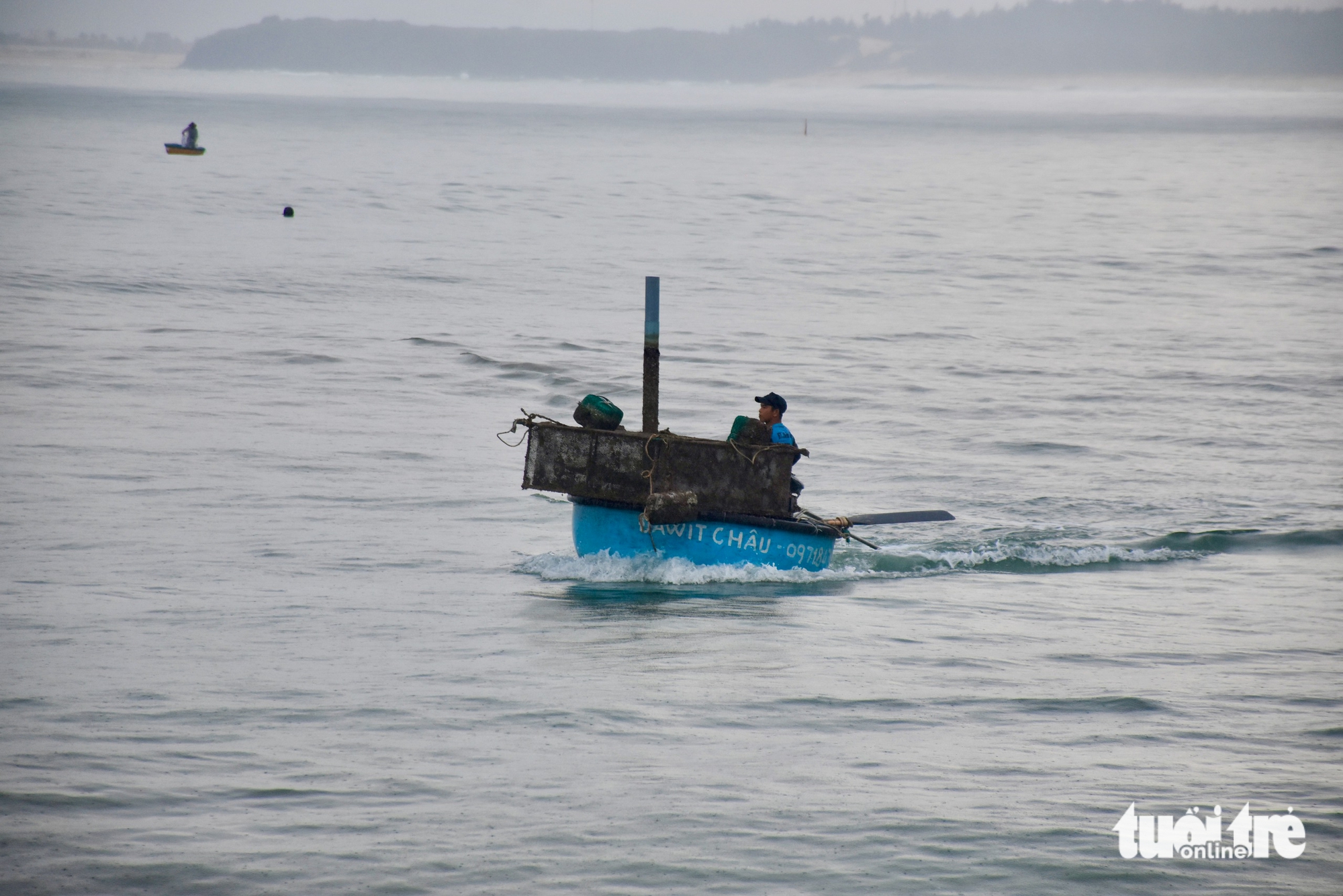 Tất bật đưa tôm hùm 'chạy' bão Kalmaegi- Ảnh 6.