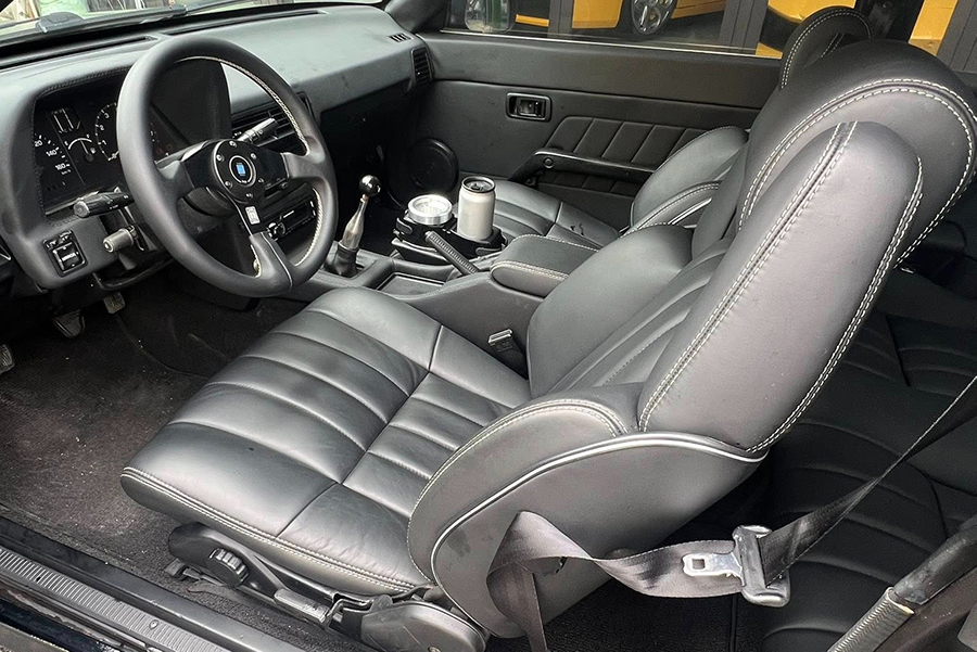 Đặng Lê Nguyên Vũ gây bất ngờ với chiếc Toyota Celica cổ gần 50 tuổi - Ảnh 3. Đặng Lê Nguyên Vũ gây bất ngờ với chiếc Toyota Celica cổ gần 50 tuổi - Ảnh 3.