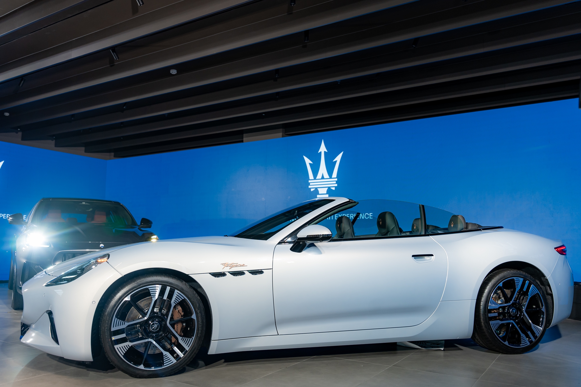 Maserati Grecale, GranCabrio điện ra mắt Việt Nam: Giá từ 5,5 tỉ đồng, mạnh ngang siêu xe 7 Maserati - Ảnh 13.