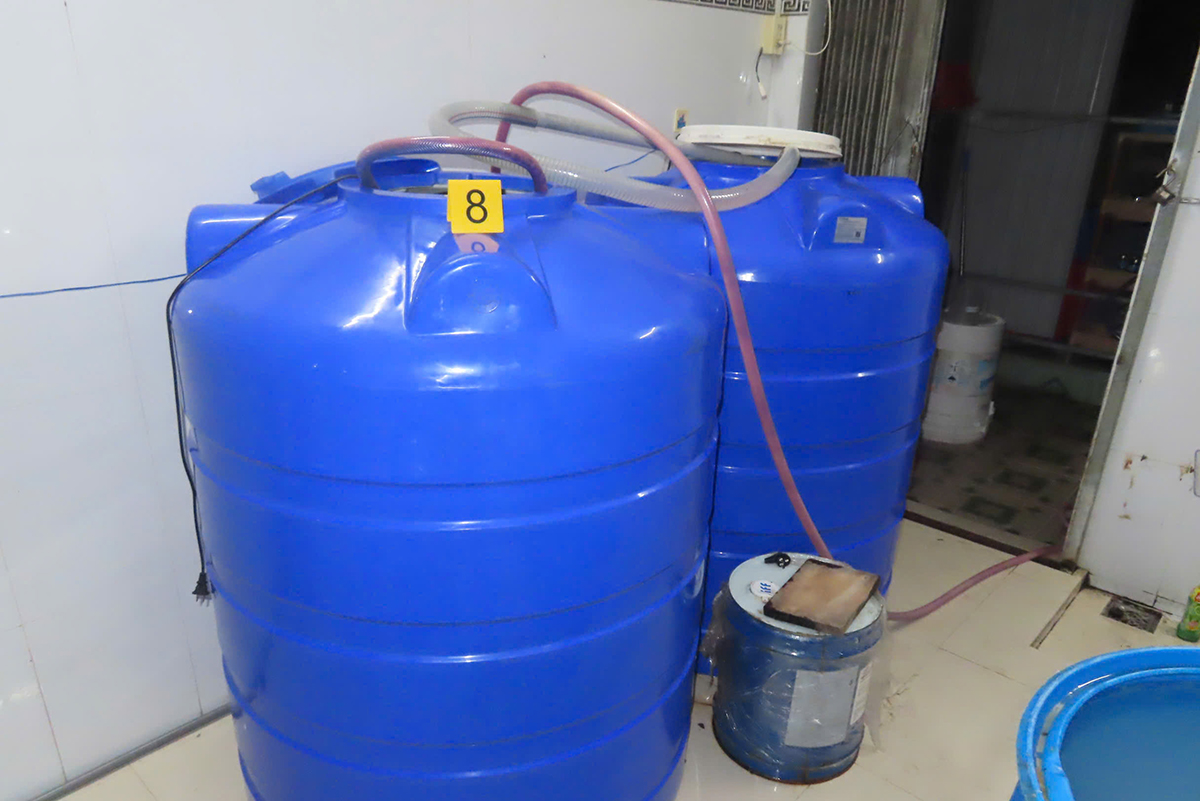 Pha hóa chất làm nước mắm giả, bột giặt giả thương hiệu nổi tiếng 3 sản xuất hàng giả - Ảnh 3.