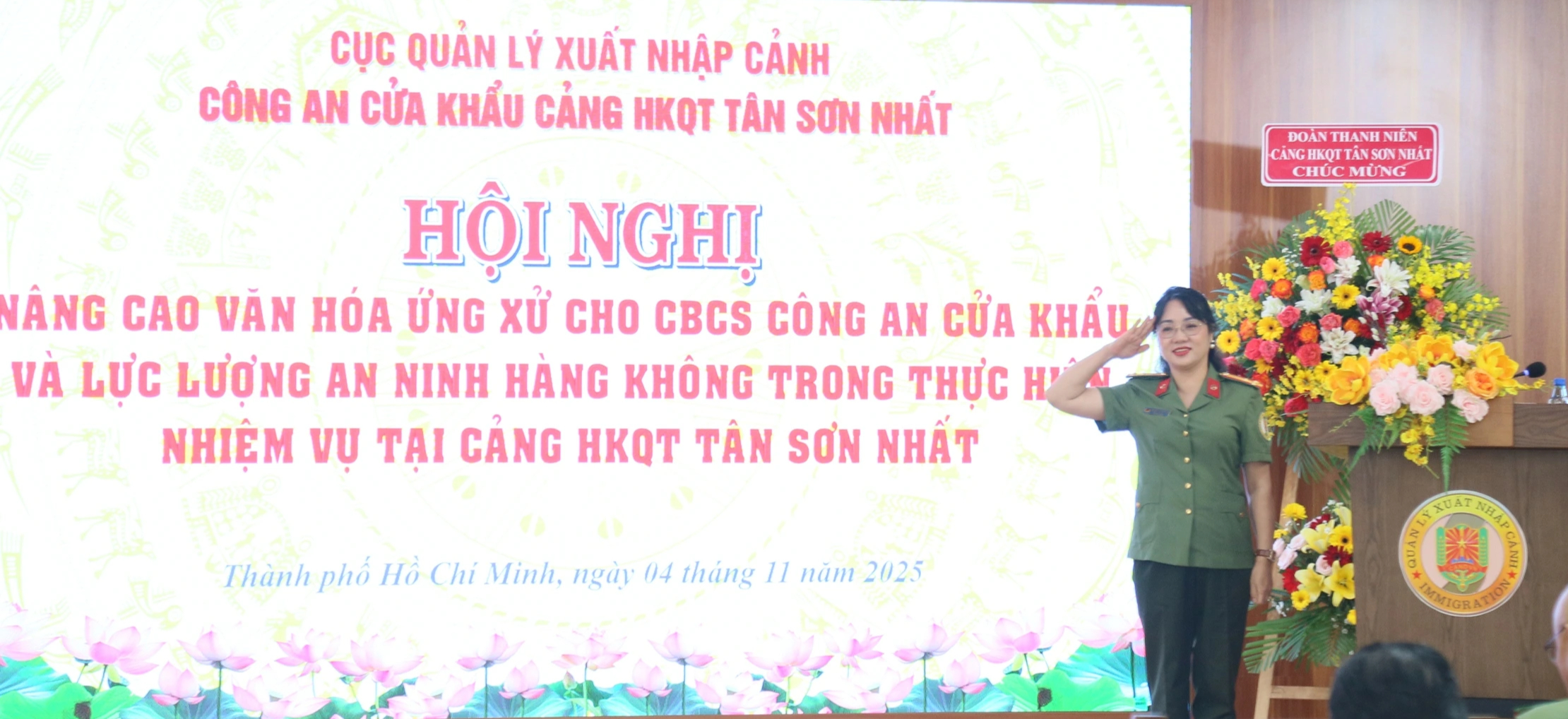 Nâng cao văn hóa ứng xử cho Công an cửa khẩu, lực lượng an ninh hàng không - Ảnh 3.