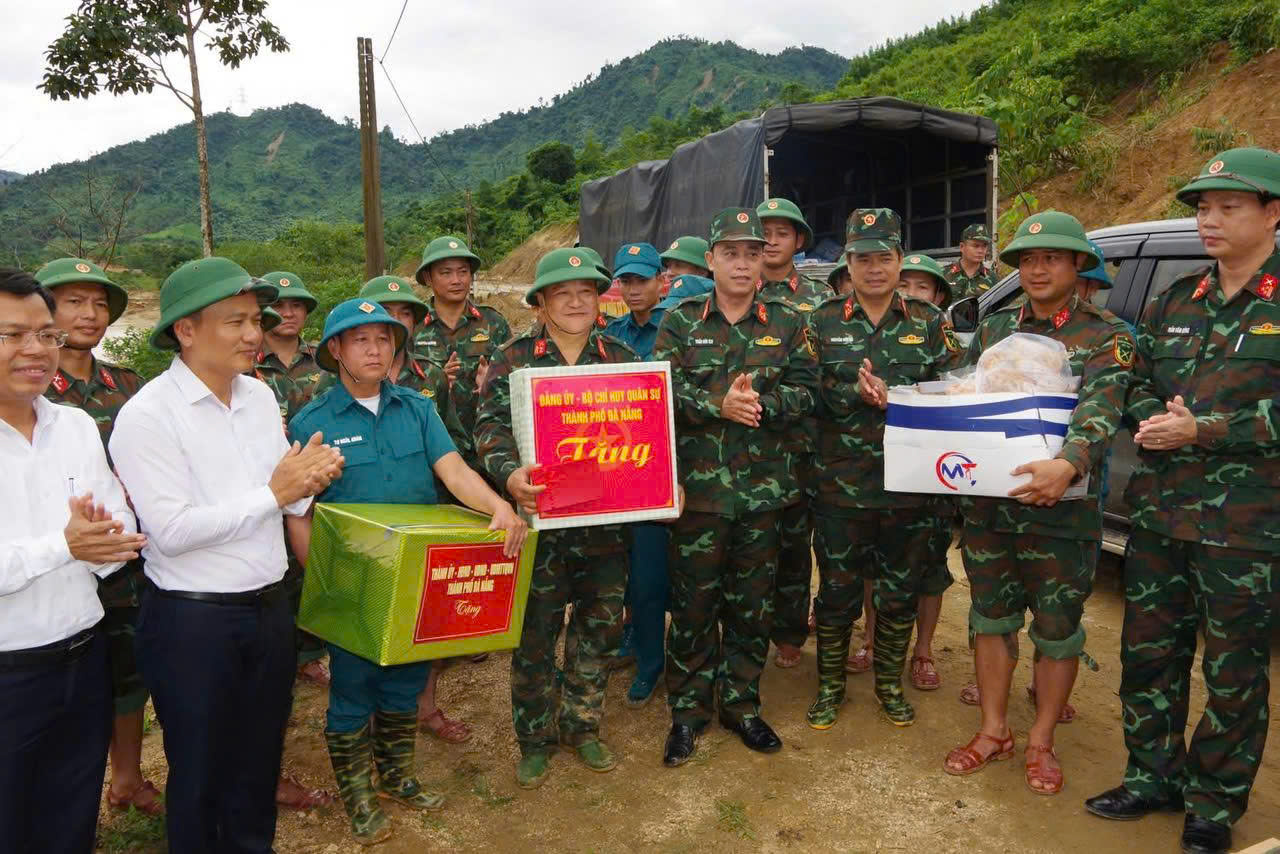 Trước bão Kalmaegi, hạ thấp mực nước hồ thủy điện ở Đà Nẵng - Ảnh 1.