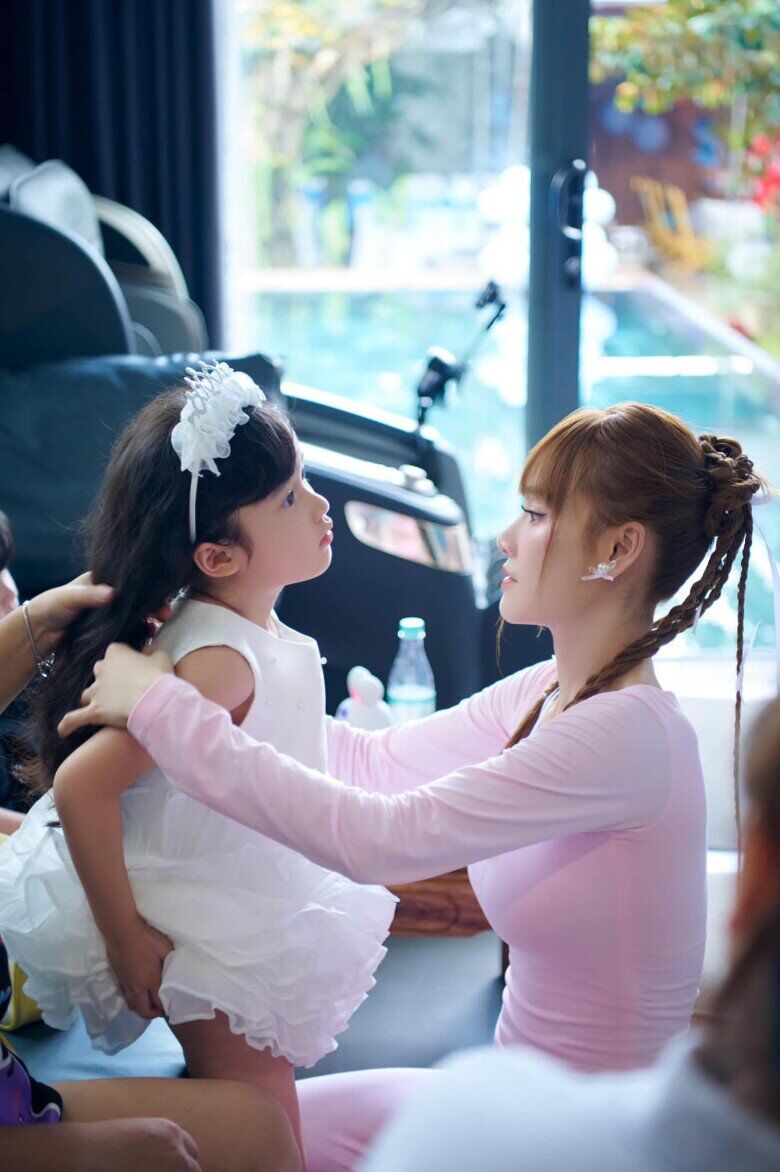 Chào đời vào năm 2019, ái nữ Trường Giang ngày càng xinh xắn.