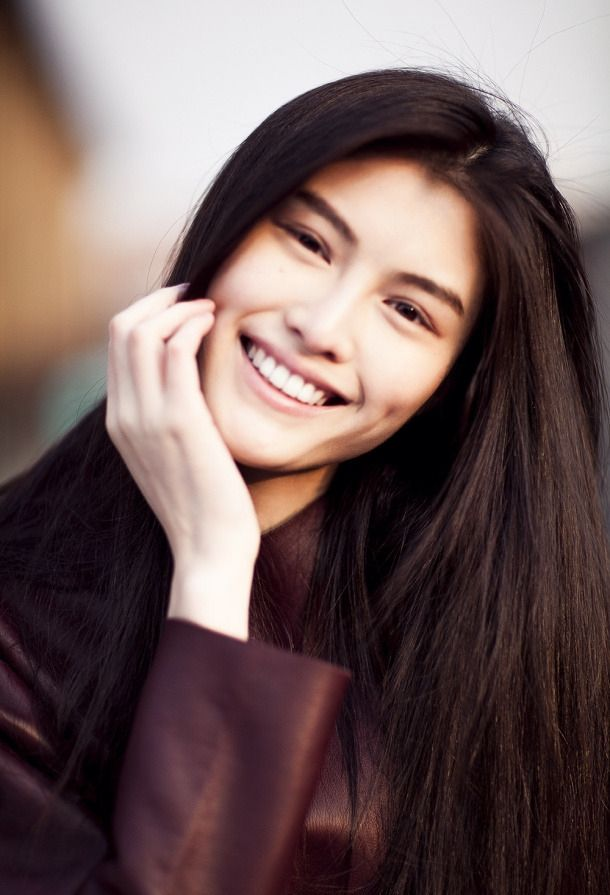 Vợ tổng tài hot nhất Trung Quốc là chân dài thuộc 