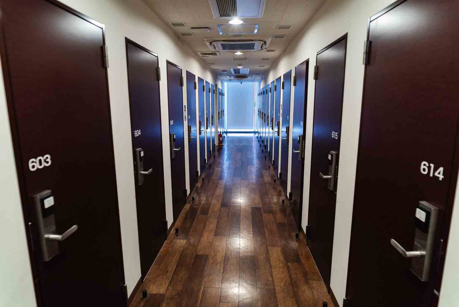 Cafe internet - “khách sạn giá rẻ” giữa lòng Nhật Bản - Ảnh 2.