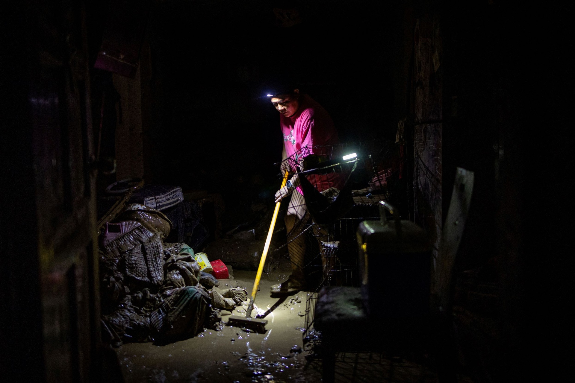 Miền Trung Philippines tan hoang sau bão Kalmaegi  - 6