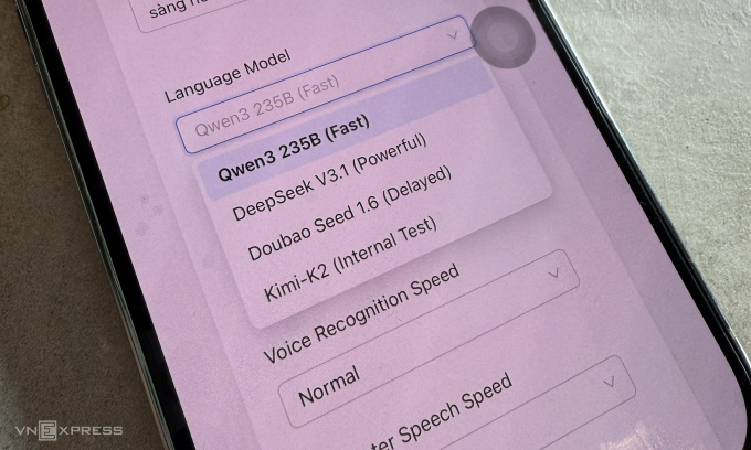 Giao diện trang quản lý cho phép người dùng có thể thiết lập mô hình AI, giọng nói, tốc độ... cho robot. Ảnh: Lưu Quý