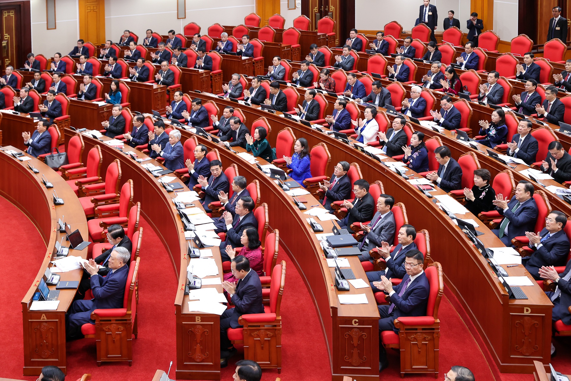 Toàn cảnh Hội nghị Trung ương 14 bàn chuyện chọn nhân sự cho khóa mới - 5