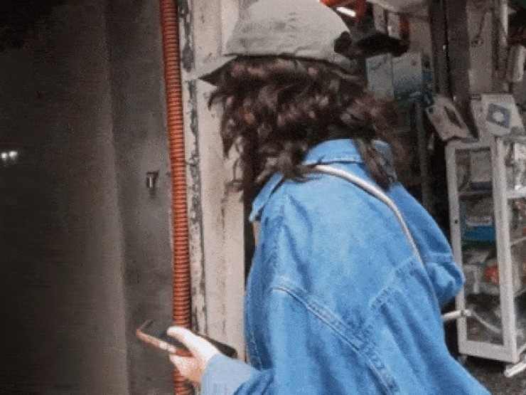 Khách Trung Quốc len lỏi ngõ ngách tìm quán bún riêu, bún ốc đông nghịt ở Hà Nội