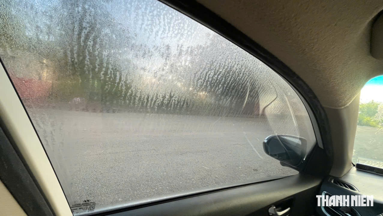 Thực hư mẹo dùng dầu gội để ngăn kính ô tô bị mờ hơi sương - Ảnh 2.