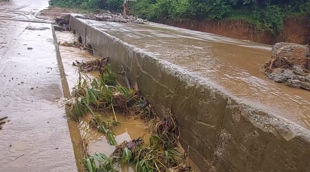 Quảng Trị yêu cầu chủ dự án điện gió tháo dỡ cầu tạm trong 10 ngày tới - Ảnh 3.