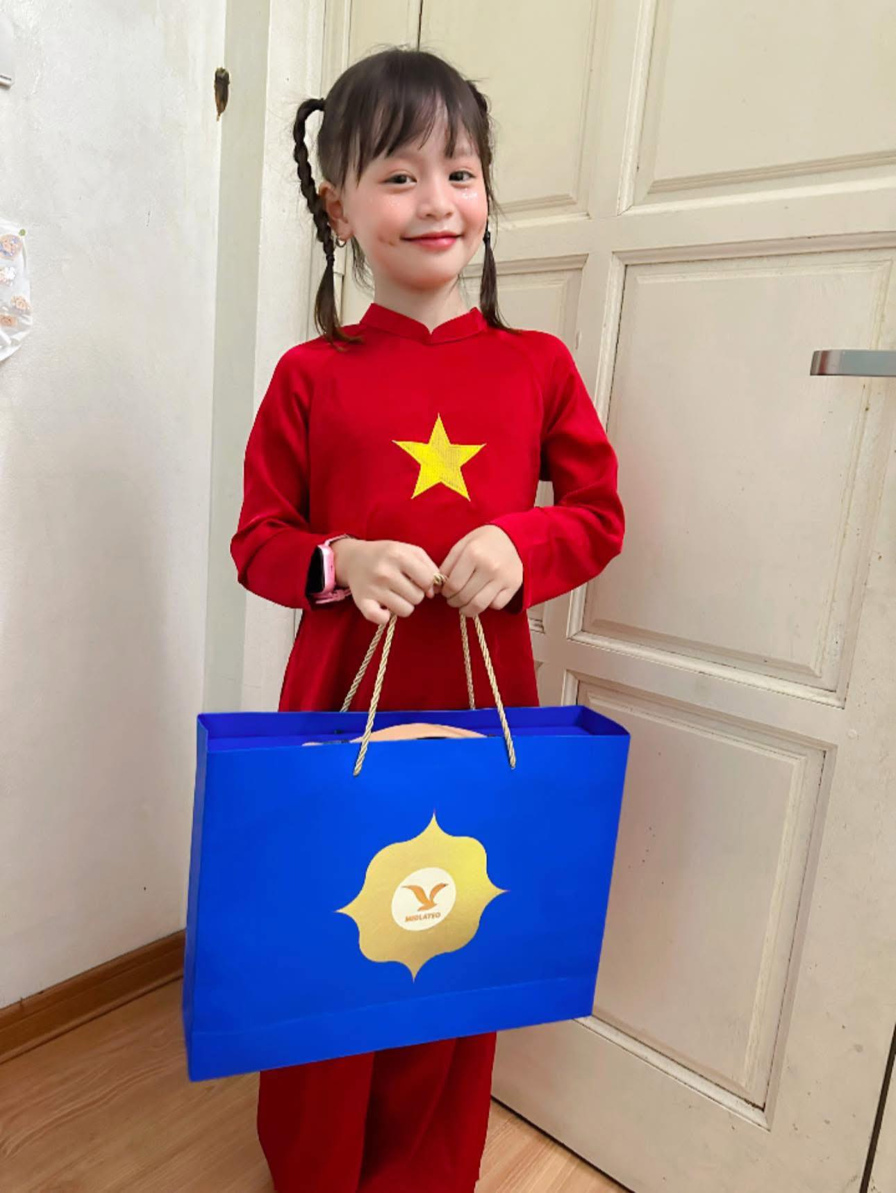 Bé gái 7 tuổi cực đắt show nhờ song ca với Mỹ Tâm tại Đại lễ 2/9- Ảnh 9.