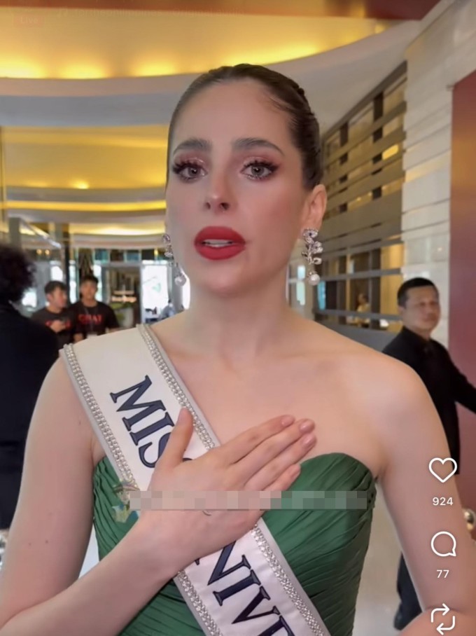 Hoa hậu Hoàn vũ Mexico, Fátima Bosch, khóc sau cuộc trao đổi căng thẳng với ông Nawat.