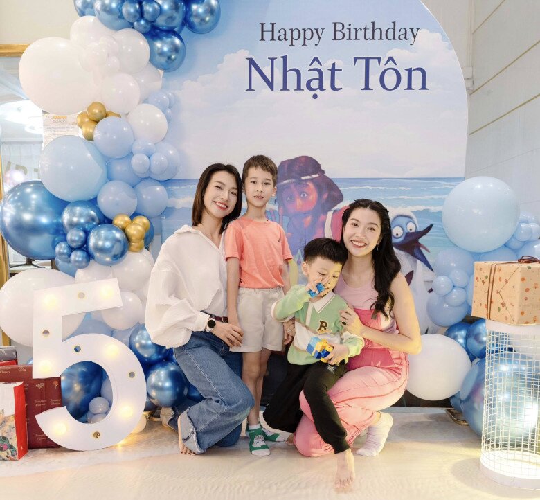 Sao Việt 24h: Hoa hậu Hamp;#39;Hen Niê thú nhận bị giảm 2/3 lượng sữa do căng thẳng sau ồn ào pha cà phê của chồng - 9