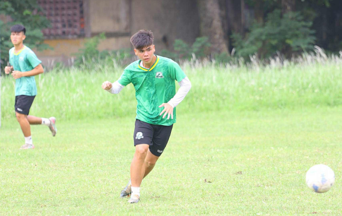 Cầu thủ Nguyễn Anh Tuấn của Trẻ Phù Đổng. Ảnh: Phù Đổng FC