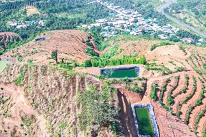 Những 'quả bom nước' treo trên núi cao ở Khánh Hòa