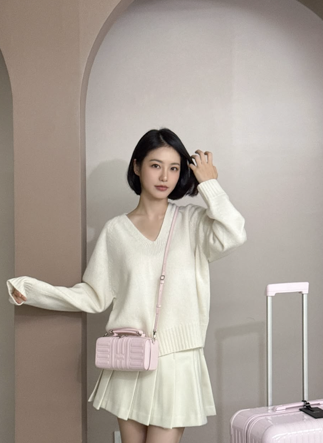 Chỉ với tông trắng, nàng vẫn đủ nổi bật giữa đám đông- Ảnh 3.