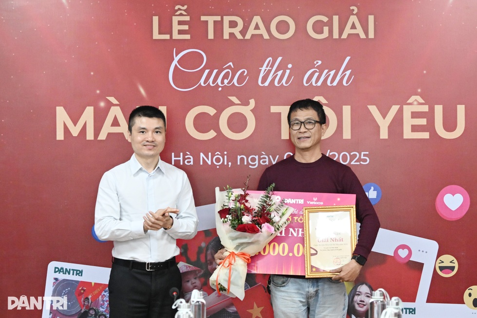 Báo Dân trí trao giải Cuộc thi ảnh Màu cờ tôi yêu 2025 - 4