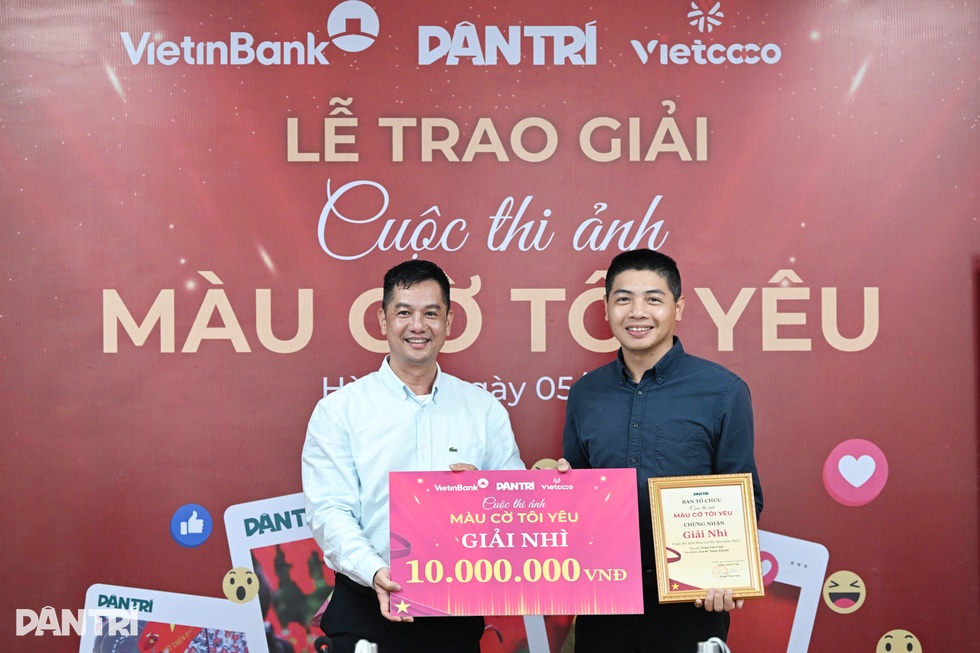 Báo Dân trí trao giải Cuộc thi ảnh Màu cờ tôi yêu 2025 - 6
