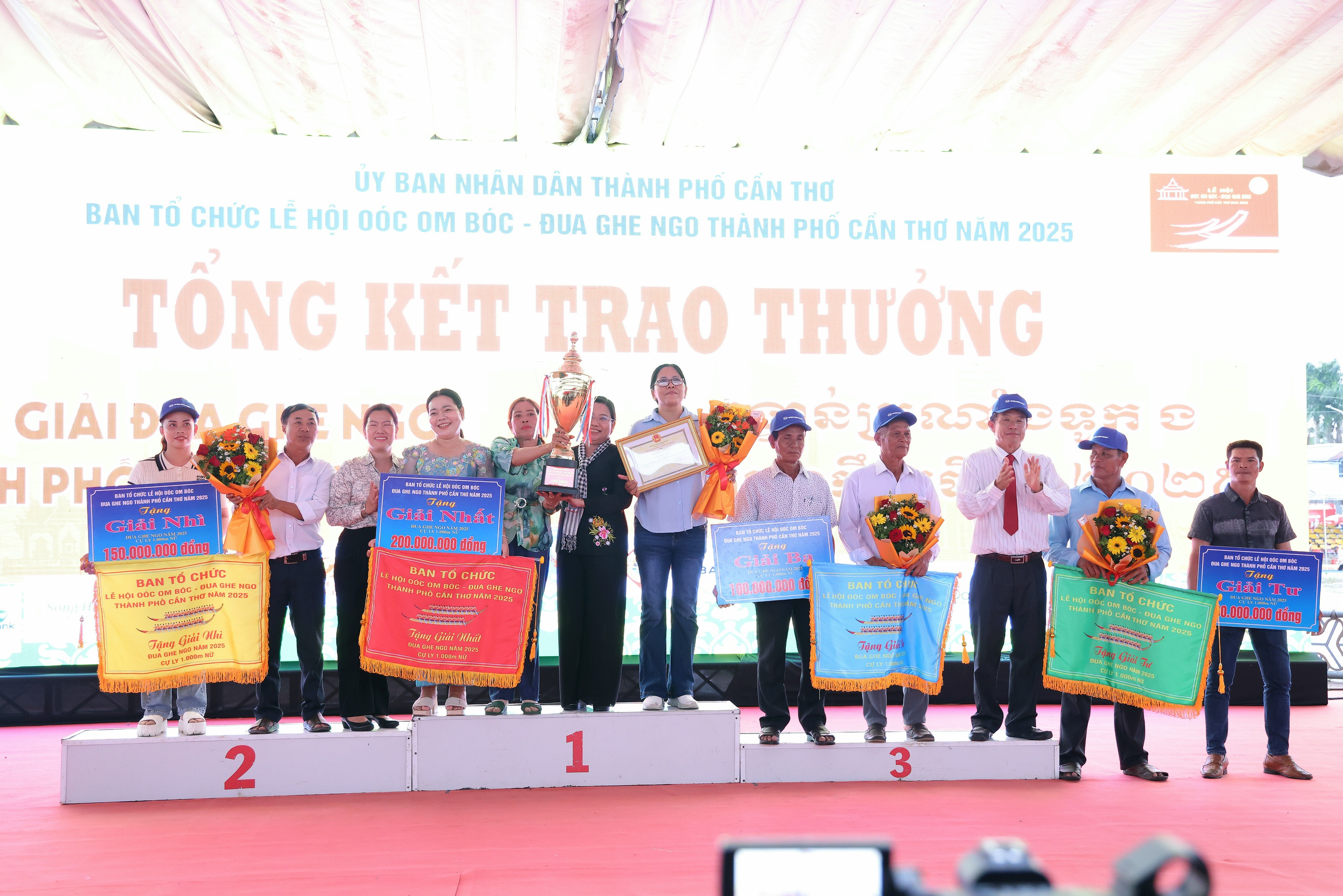 Chùa Tum Núp đoạt hat-trick vô địch ghe ngo nam và nữ- Ảnh 8.